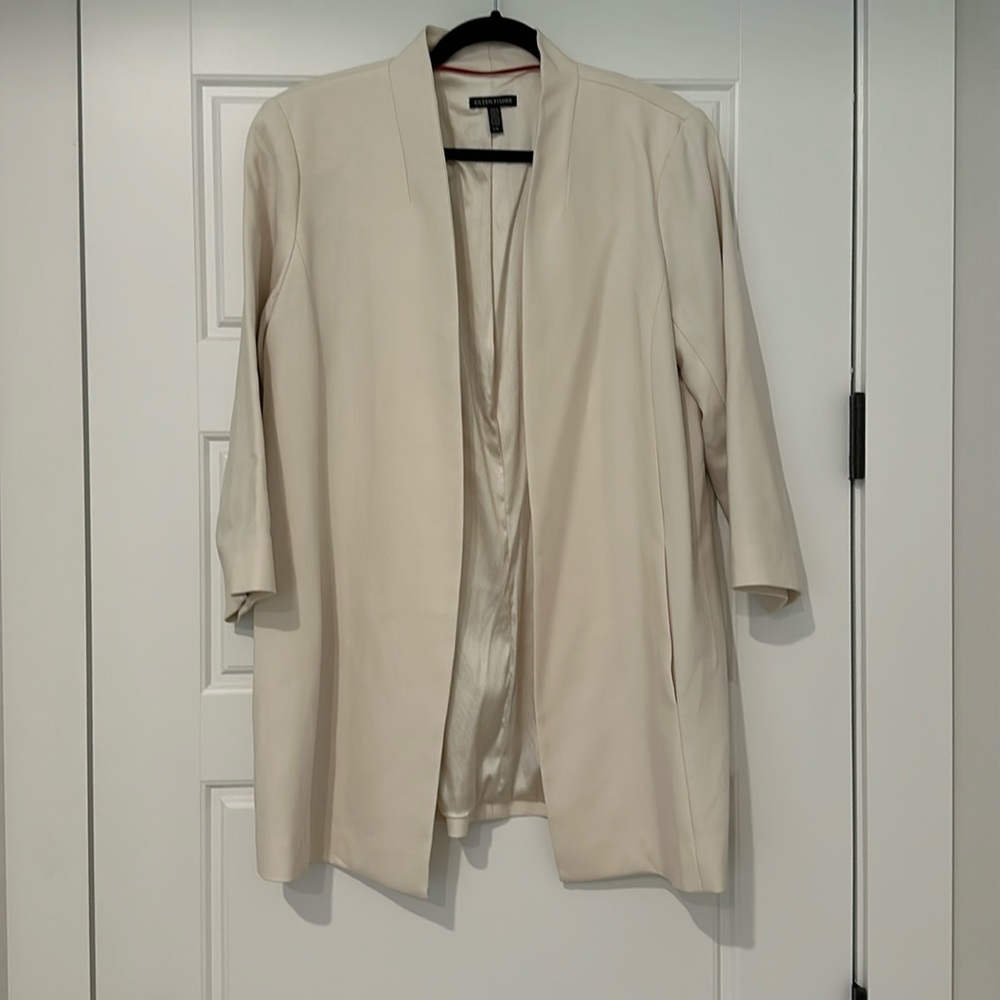 Gorgeous cream Eileen Fisher blazer